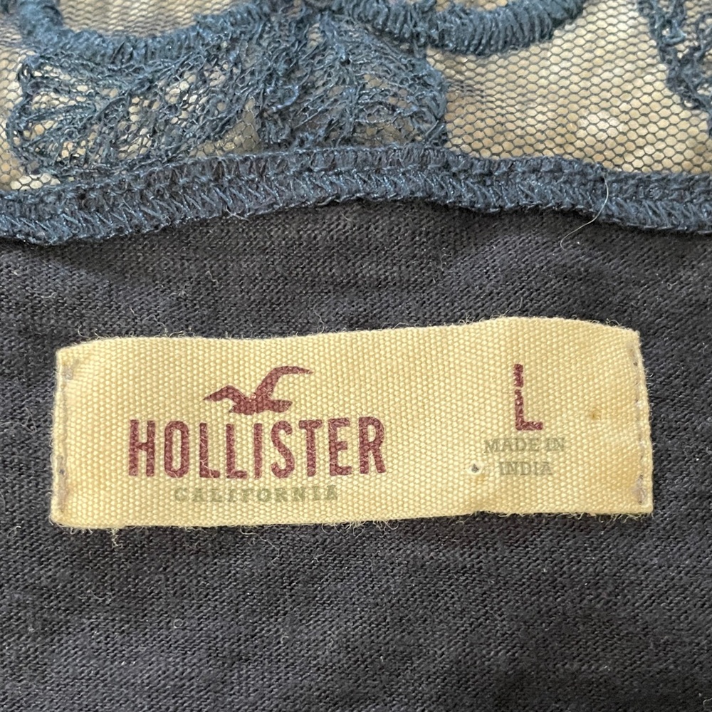 Hollister Dark Blue Floral Lace Top‎ - Picture 2 of 8